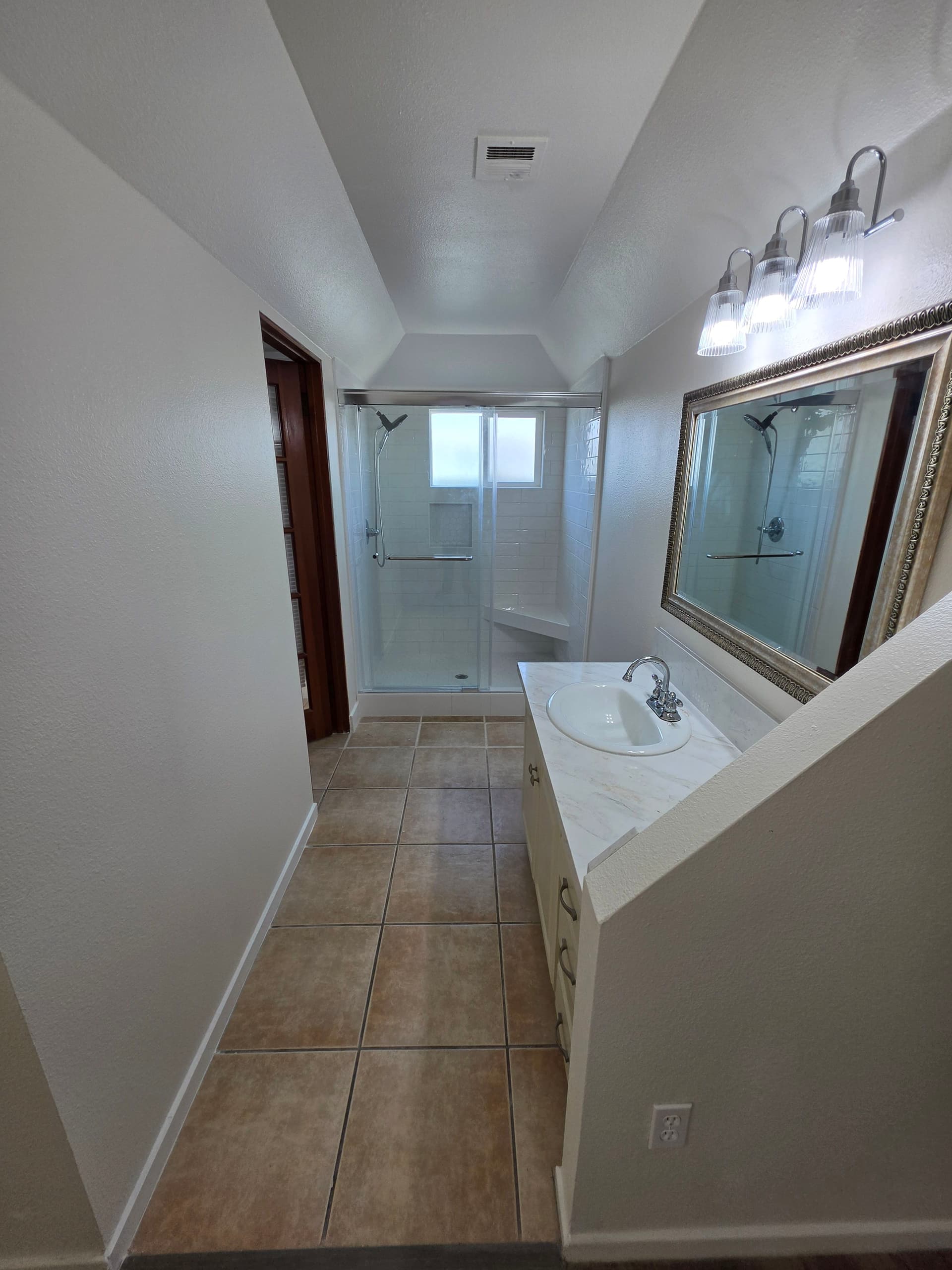 Gallery photos for Full Home Remodel - Kitchen, Two Bathrooms, and Fresh Paint: Image #4