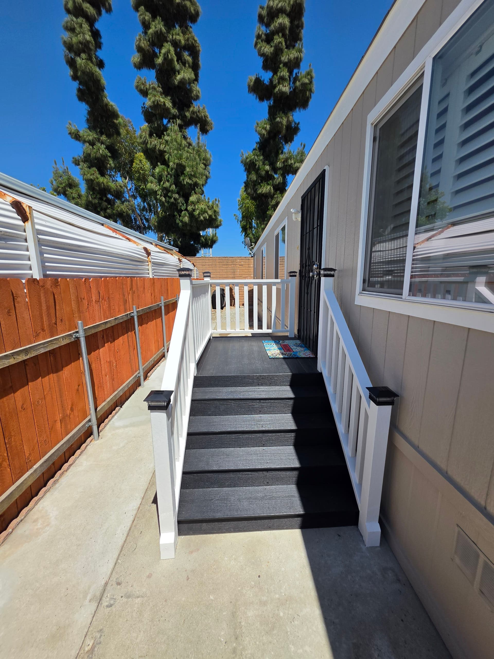 Gallery photos for Composite Deck and Staircase Build for a Home Entryway: Image #3