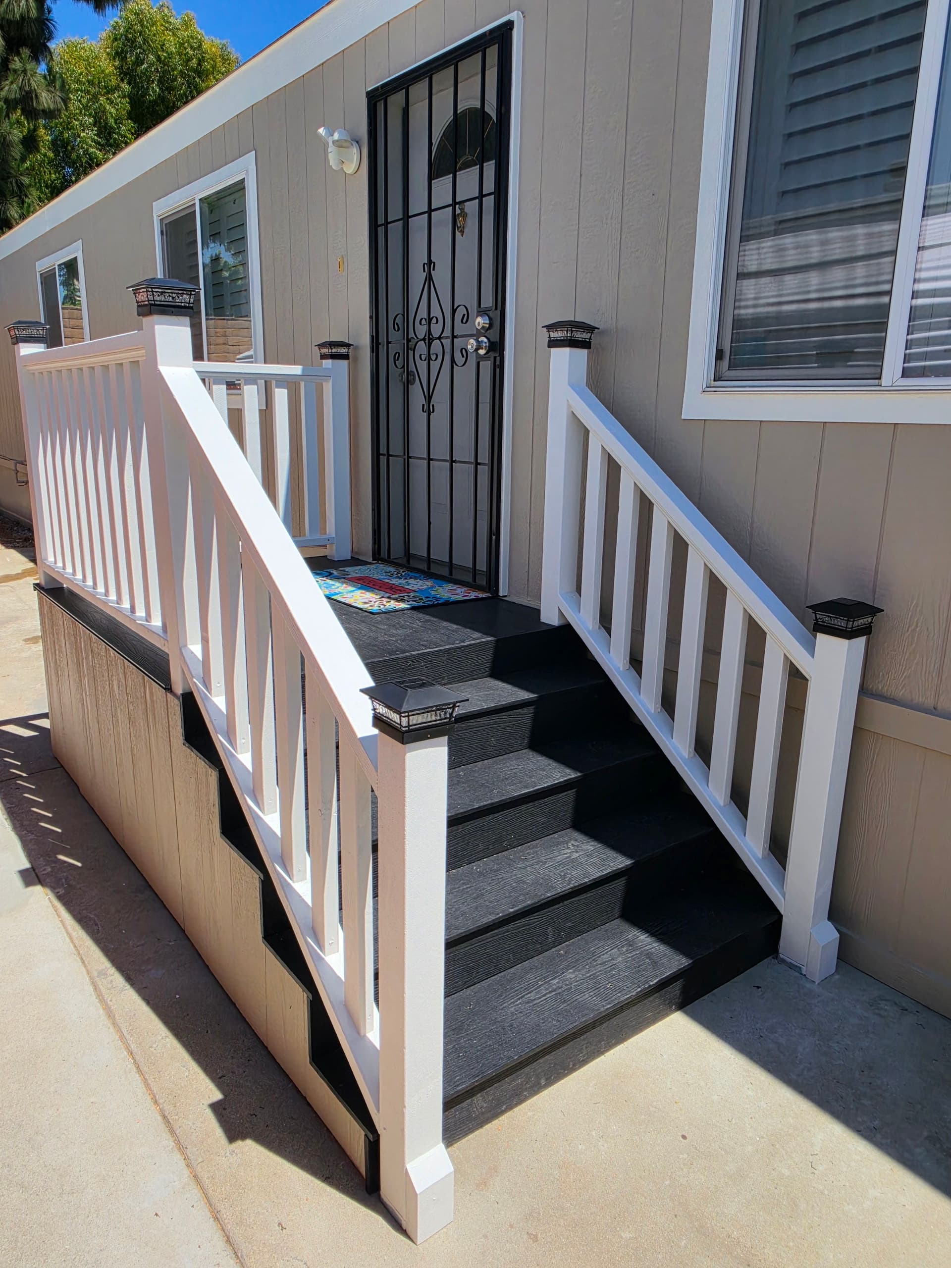 Gallery photos for Composite Deck and Staircase Build for a Home Entryway: Image #5