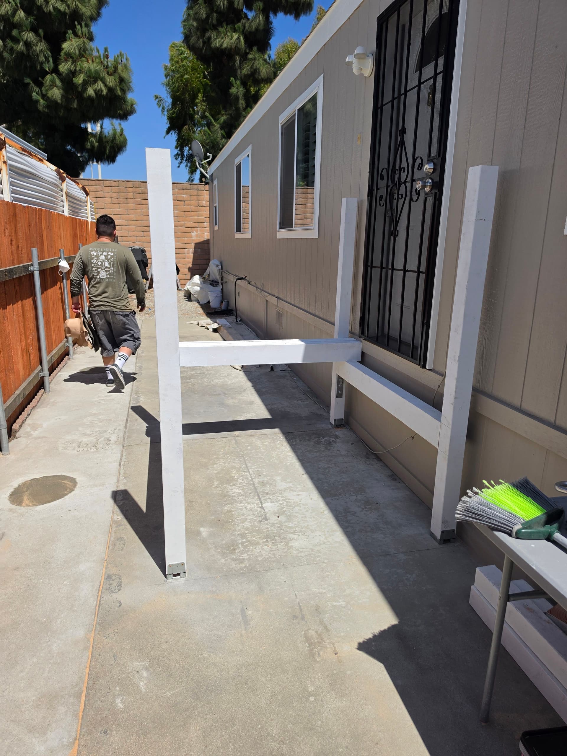 Gallery photos for Composite Deck and Staircase Build for a Home Entryway: Image #1